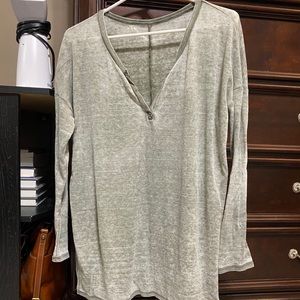 american eagle medium long sleeve